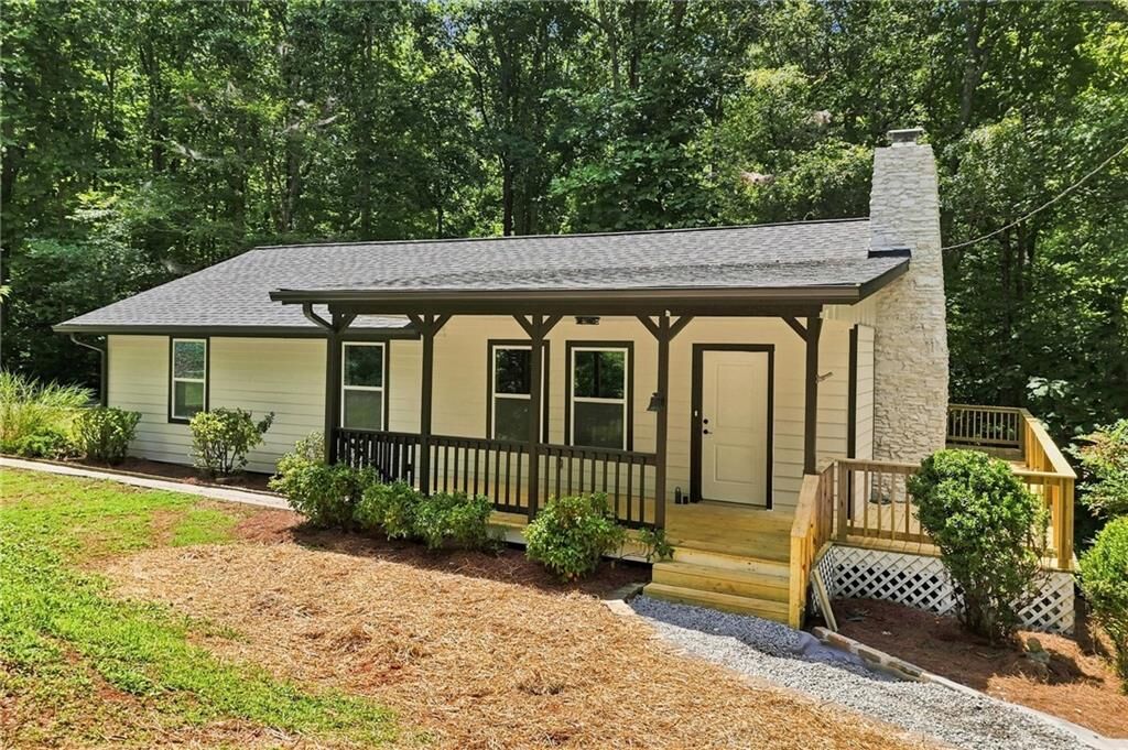 Property Photo: 283 Ash Circle GA 30183