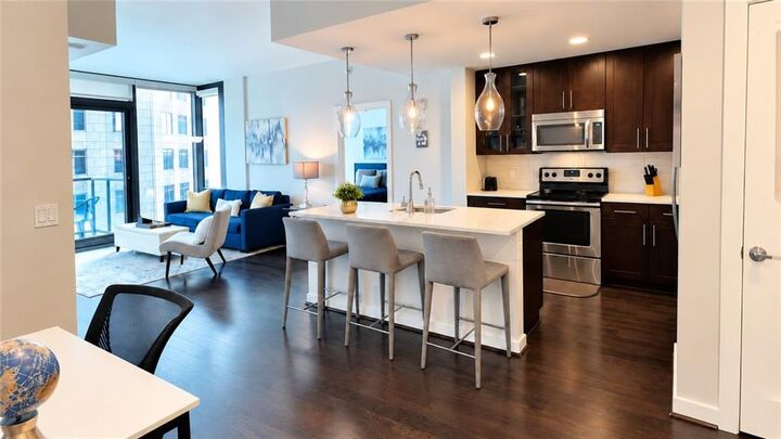 Property Photo: 3380 NE Peachtree Road NE S06 GA 30326