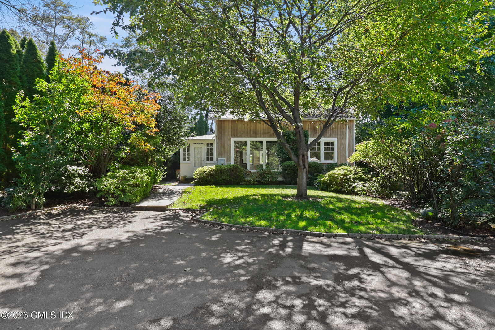 Property Photo:  14A W End Avenue  CT 06870 