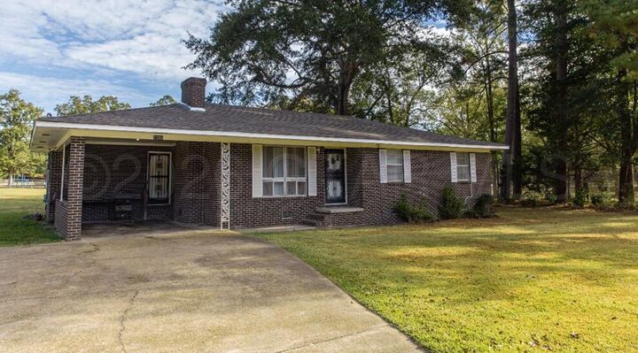 Property Photo: 2393 Ms-12 MS 39769