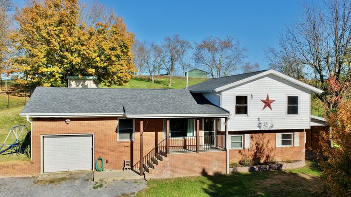 Property Photo: 6 Walnut Ln WV 24983