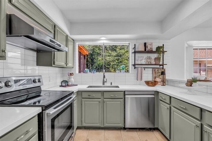 Property Photo: 259 E Rainbow Ridge Circle TX 77381