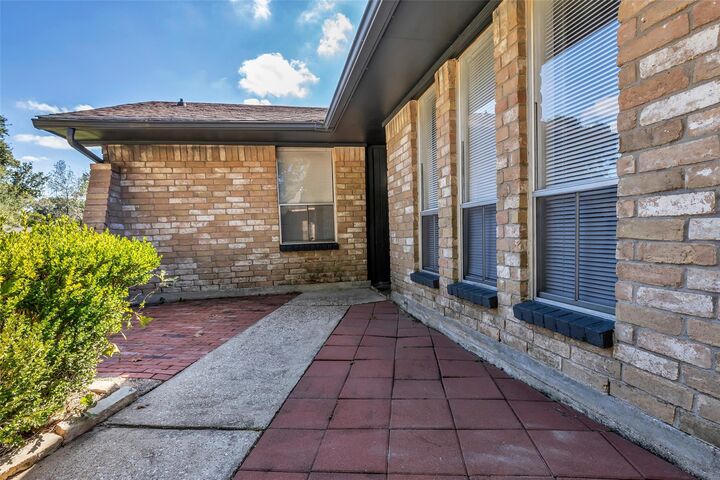 Property Photo:  2530 Meandering Trail  TX 77339 