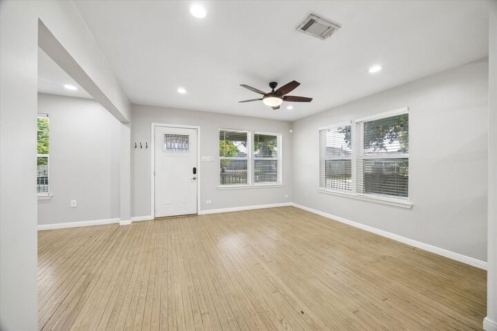 Property Photo:  4801 Avenue H  TX 77011 