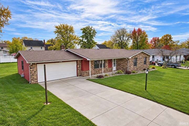 Property Photo:  4424 Sanford Lane  IN 46816-2292 
