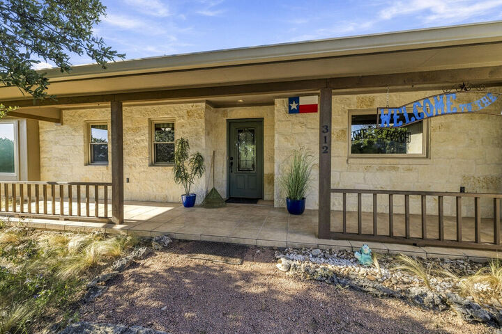 Property Photo:  312 Cave Springs Dr  TX 78024 