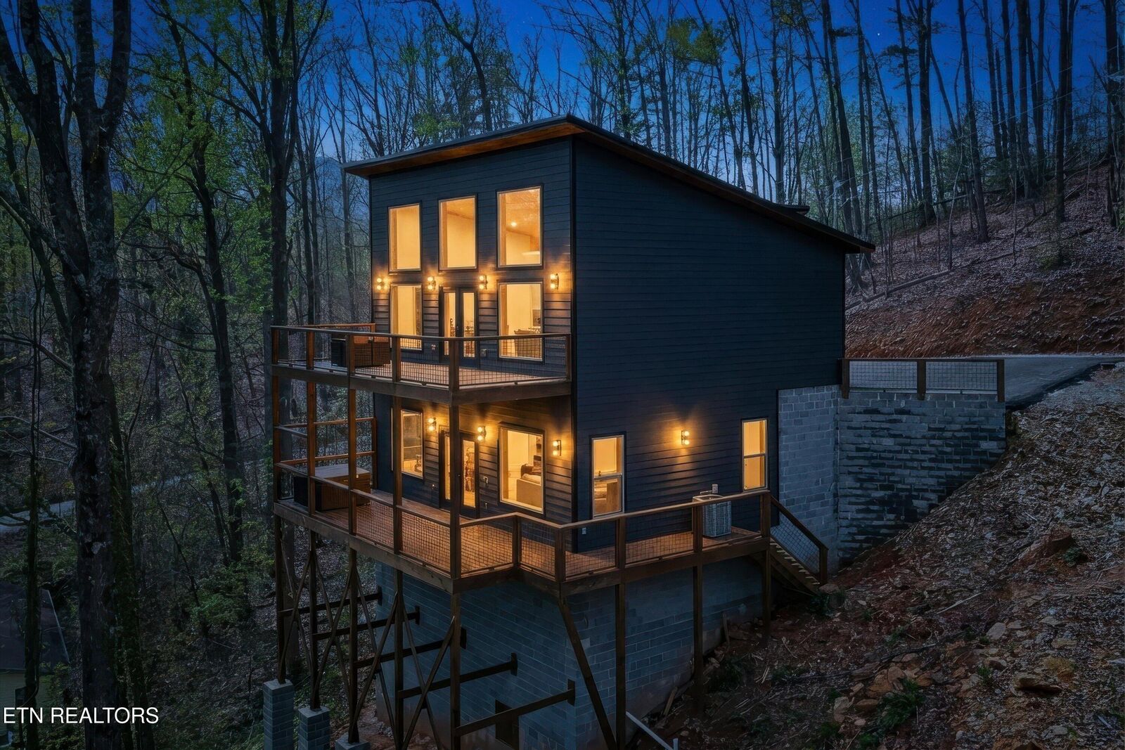 Property Photo: 640 Carter Plaza TN 37738