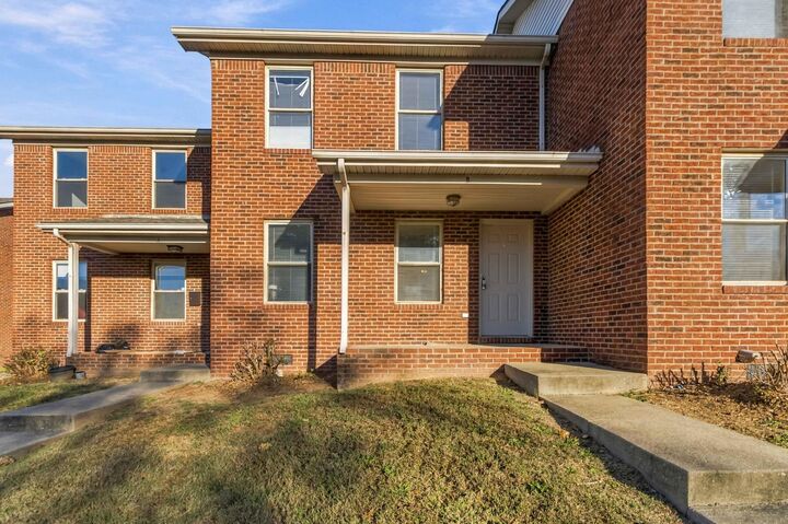 Property Photo:  502 Tecumseh Trail E  KY 40383 