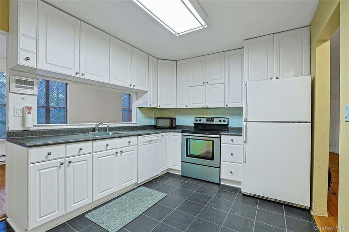 Property Photo: 688 Sierra Vista Lane NY 10989