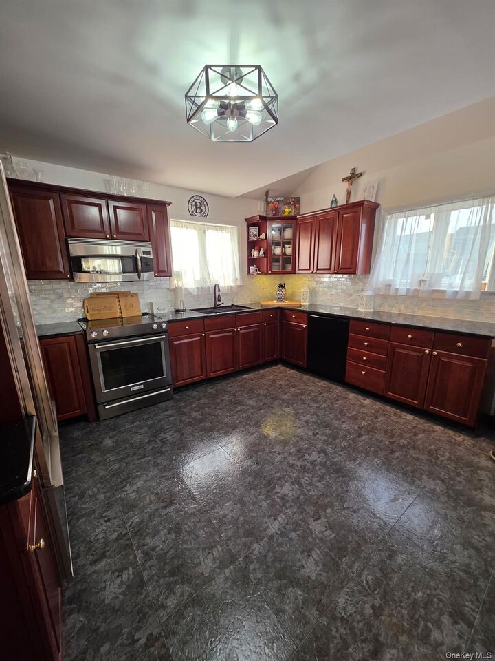 Property Photo:  12 W 5th Road  NY 11693 