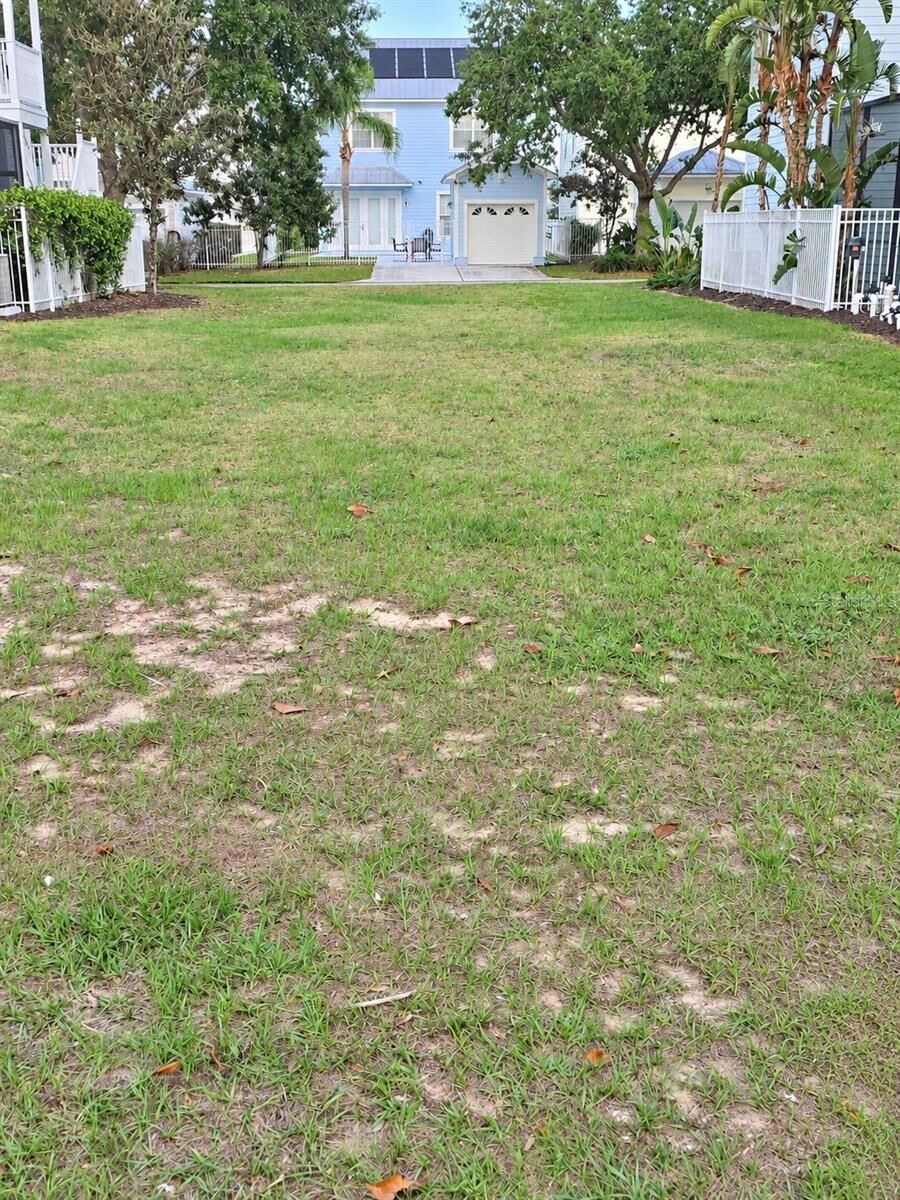 Property Photo:  1434 Fairview Circle  FL 34747 