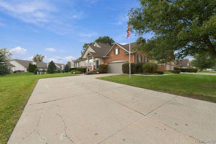 Property Photo: 30020 Trail Creek Drive MI 48164 7803