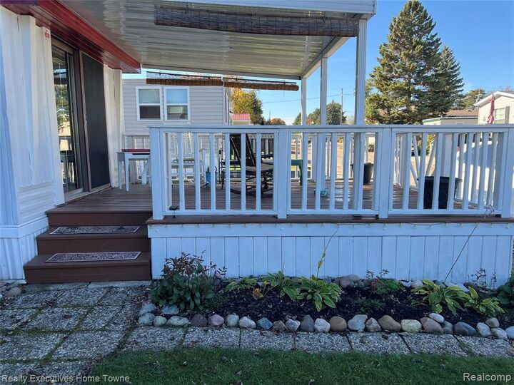 Property Photo:  5203 Main Street  MI 48450 9273 
