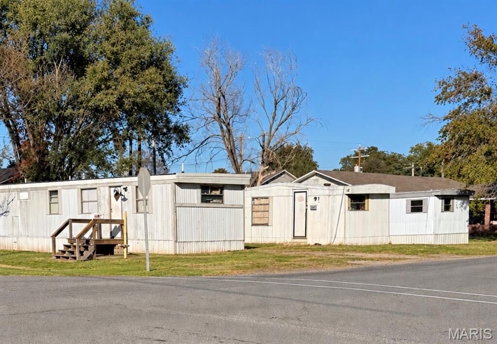 Property Photo: 7th Street E Seventh Street #1 #2 #3 MO 63873