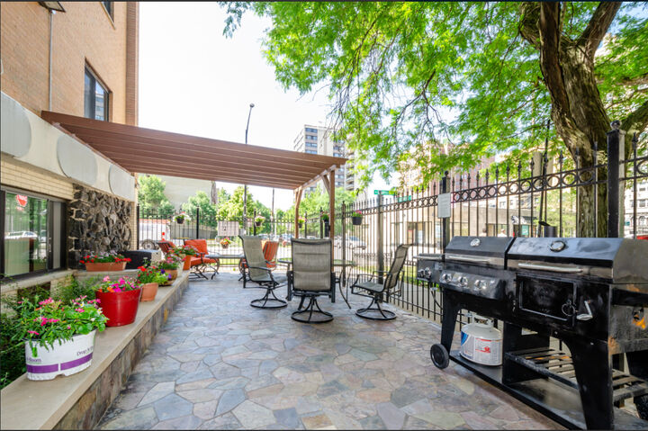 Property Photo: 6201 N Kenmore Avenue 404 IL 60660