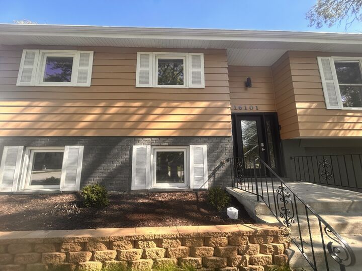 Property Photo:  16101 Avalon Avenue  IL 60473 