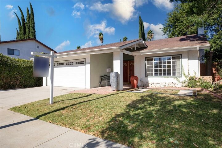 Property Photo:  18119 Calvert Street  CA 91335 