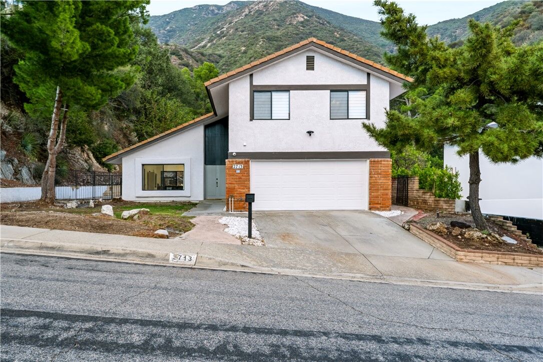 Property Photo: 2713 Starfall Drive CA 91214