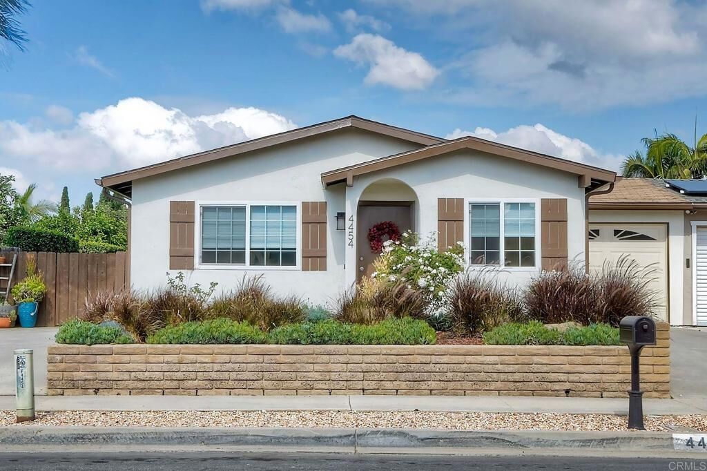 Property Photo: 4454 Via Felicita CA 92057
