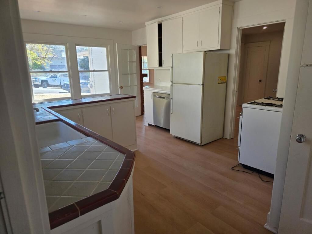 Property Photo:  
