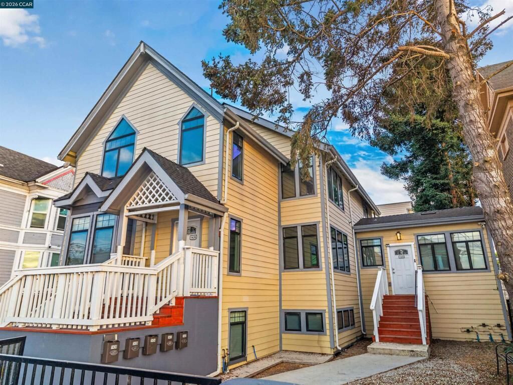 Property Photo: 1430 8th Ave CA 94606
