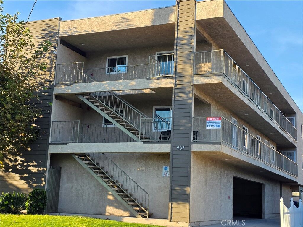 Property Photo:  537 E Palmer Avenue 6  CA 91205 