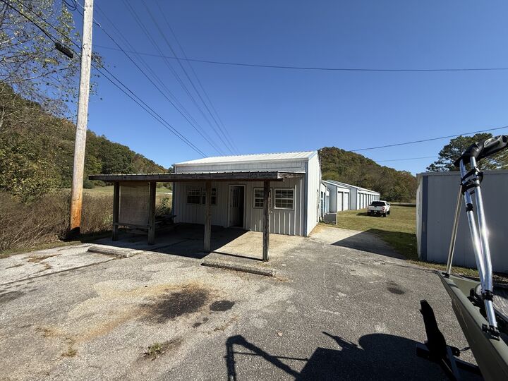Property Photo:  25 Langford Ln  TN 38551 