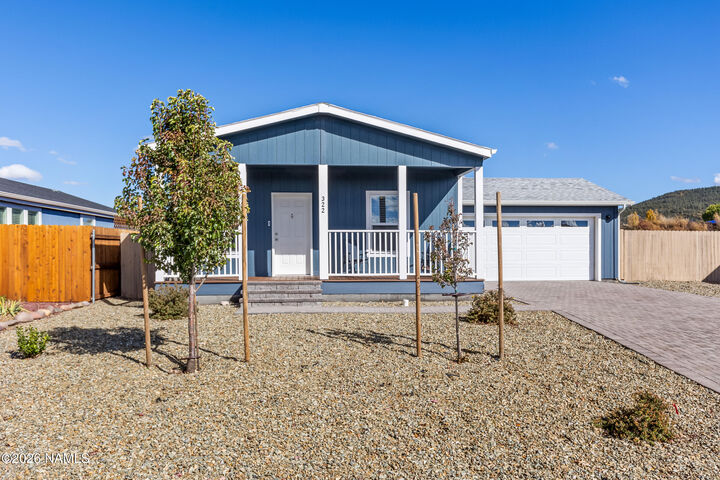 Property Photo:  322 Pinecrest Trail  AZ 86046 