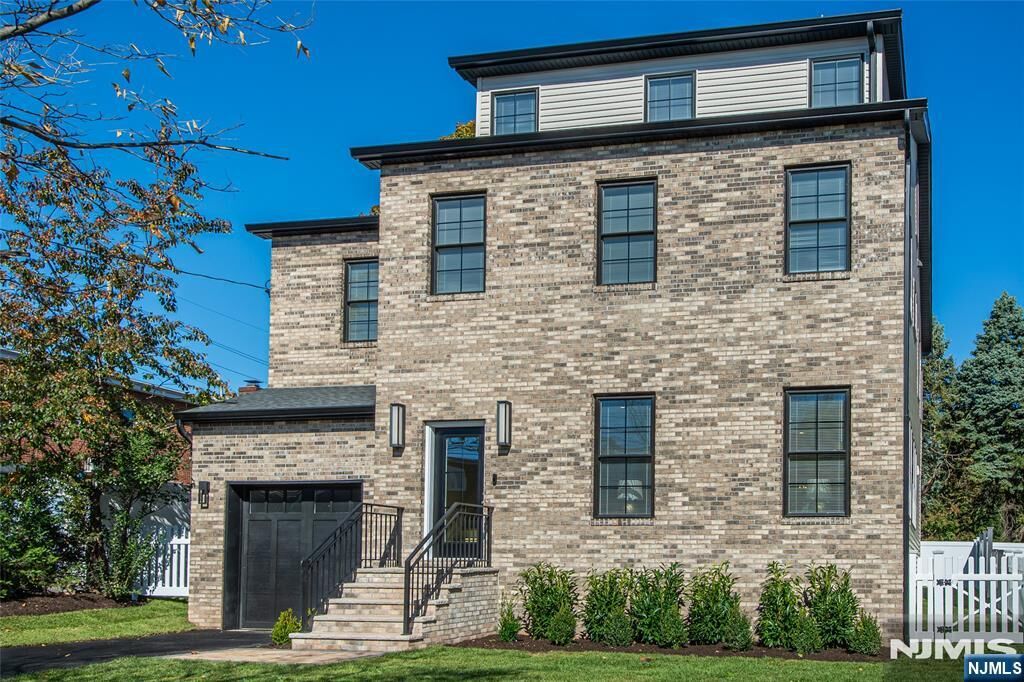 Property Photo:  90 Grant Avenue  NJ 07110 