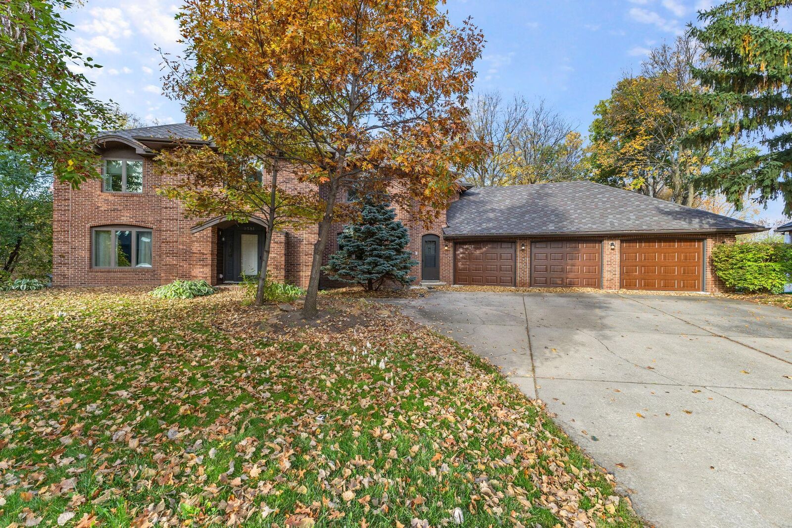 Property Photo:  9581 Oxborough Curve  MN 55437 