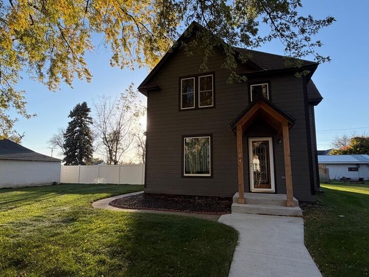 Property Photo:  104, 106 S Park Street  MN 56136 