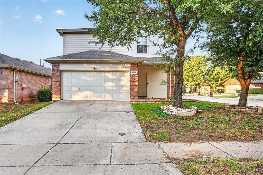 Property Photo:  2700 Mountain Lion Drive  TX 76244 