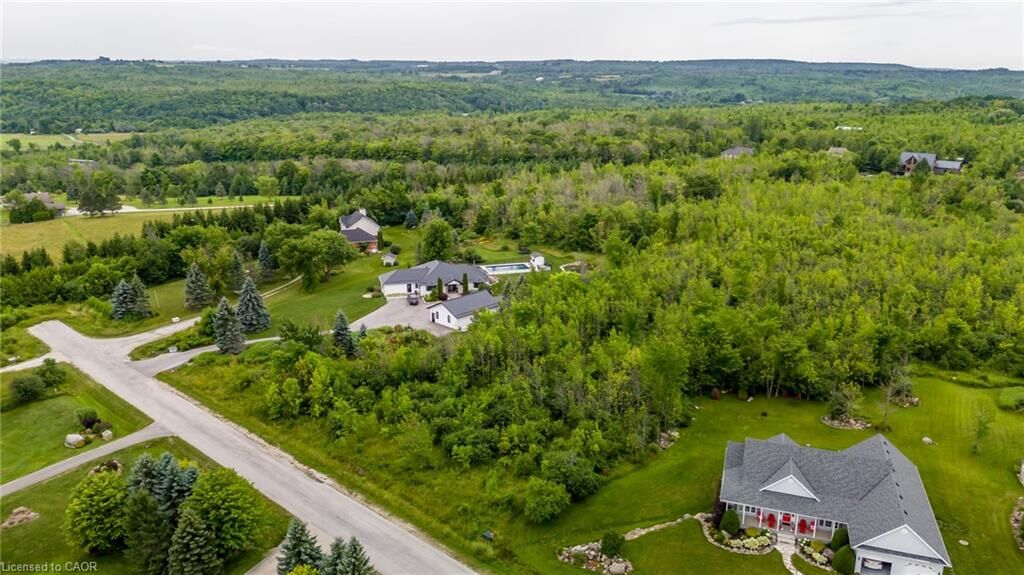 Property Photo: 106 Ridgecrest Lane ON N0H 2P0