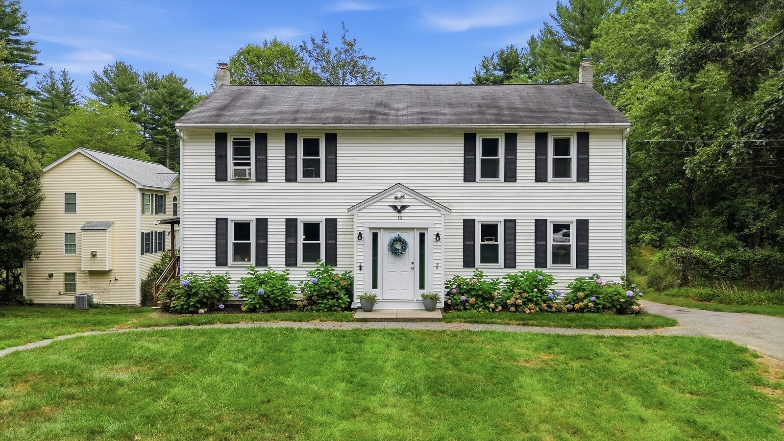 Property Photo:  10 Chestnut Rd B  MA 01450 