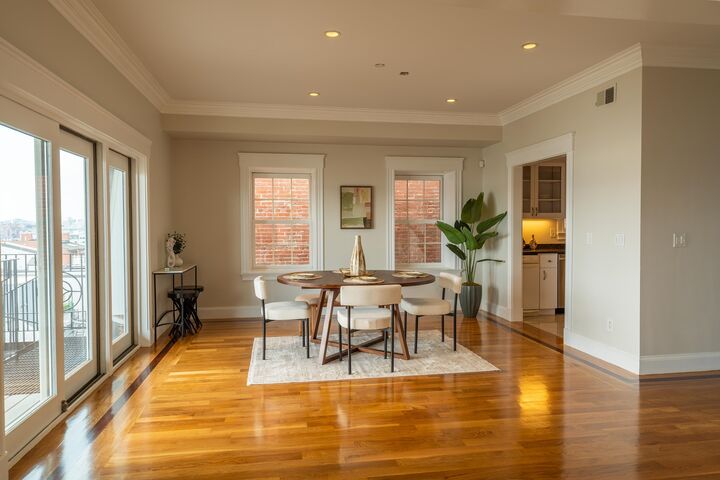 Property Photo: 195 Webster St 3 MA 02128