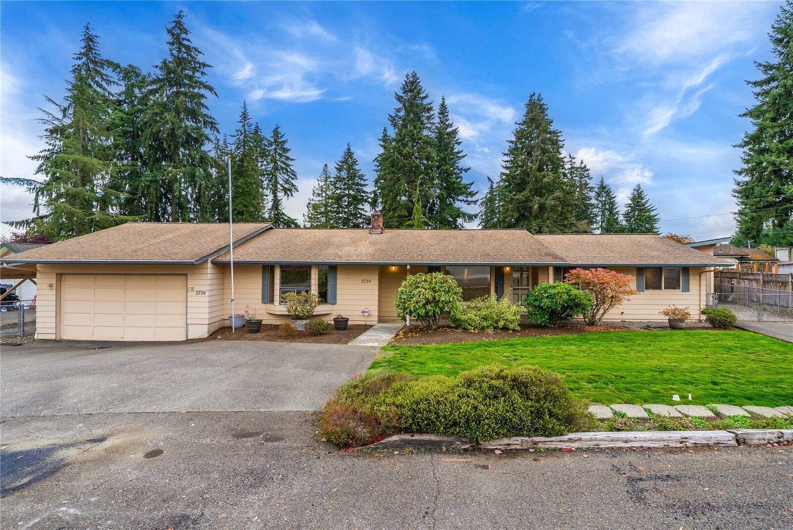 Property Photo:  2724  96th Street SE  WA 98208 