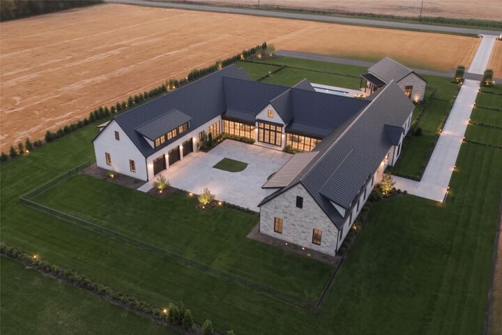 Property Photo:  302  Stolen Horse Court  WA 99362 