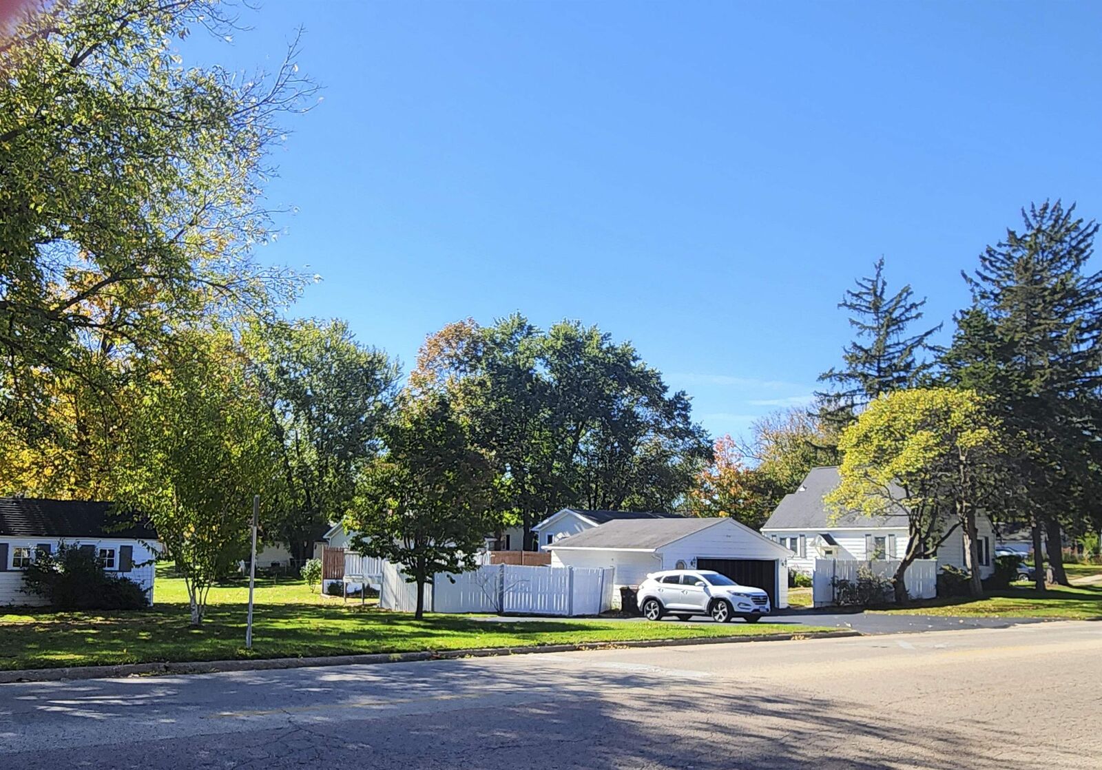 Property Photo:  321 N Bridge Street  IL 61072 