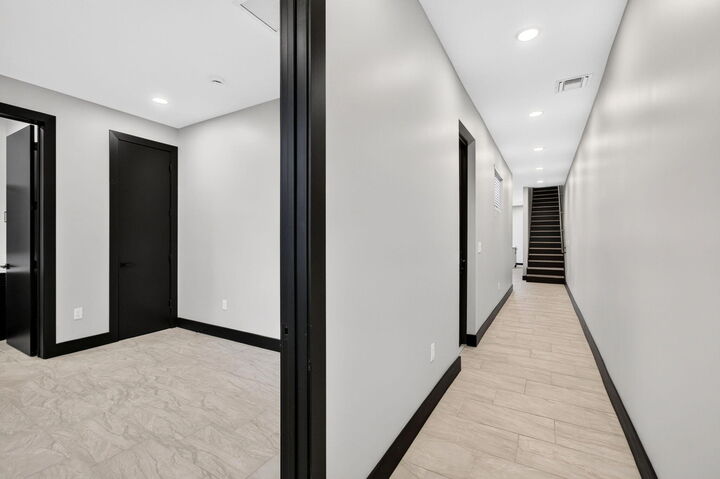 Property Photo:  3541 NE 13th Avenue Unit A  FL 33334 