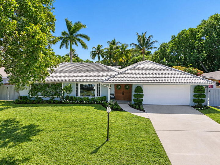 Property Photo:  1320 SW 26th Avenue  FL 33426 