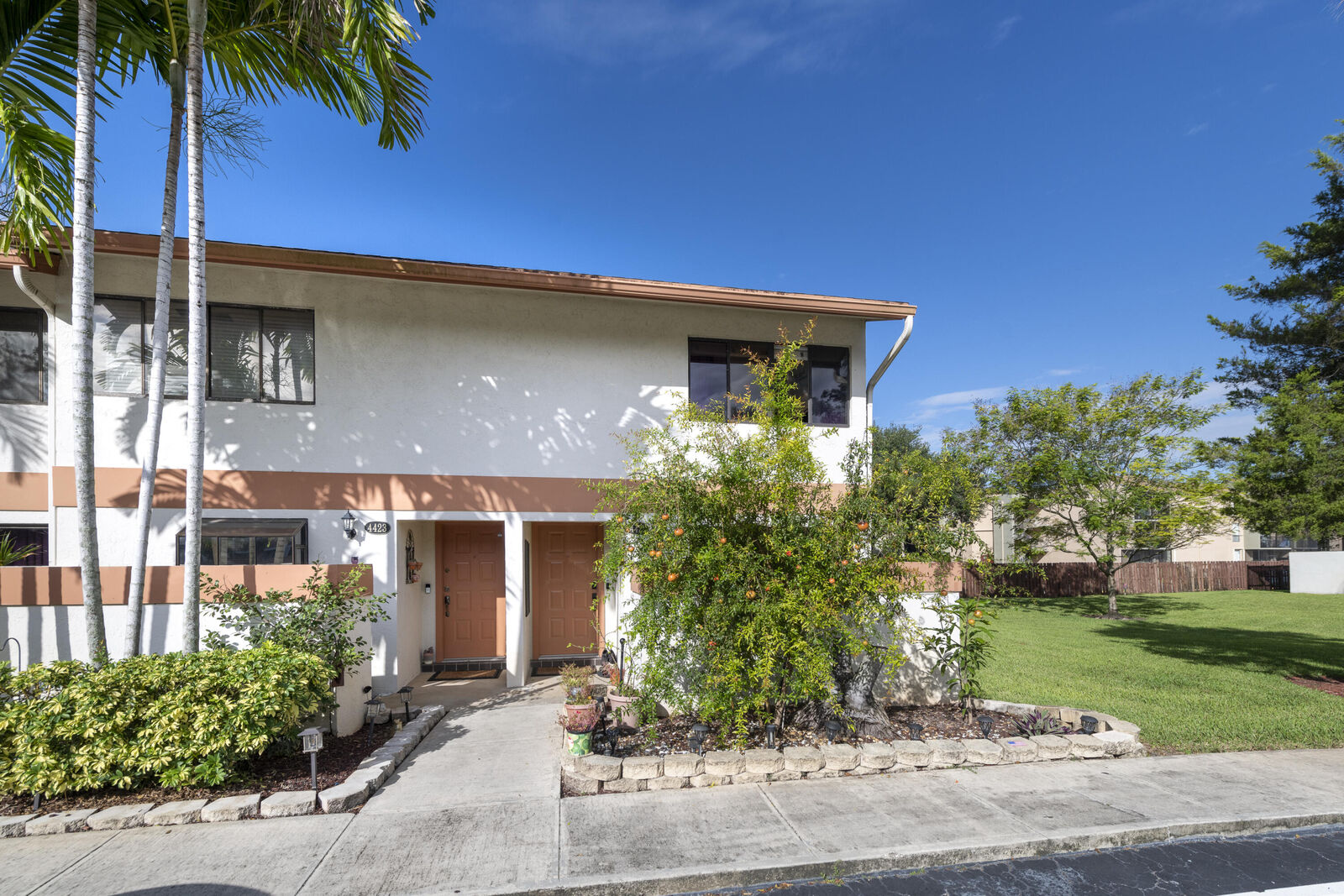 Property Photo:  4421 SW 70th Terrace  FL 33314 