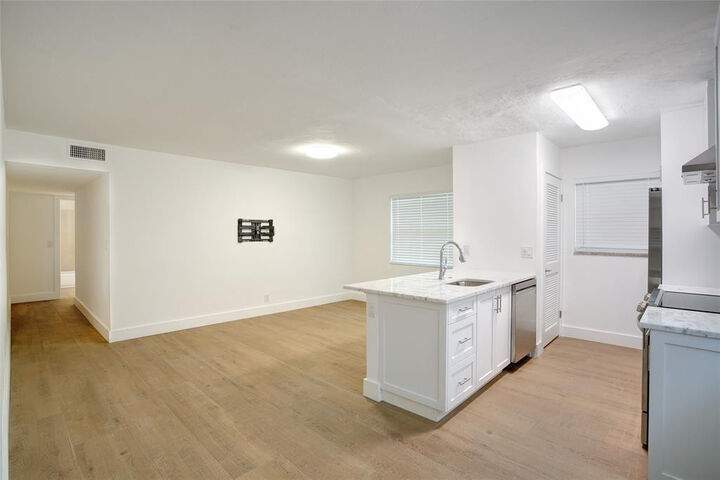 Property Photo:  530 S Federal Highway 7  FL 33301 