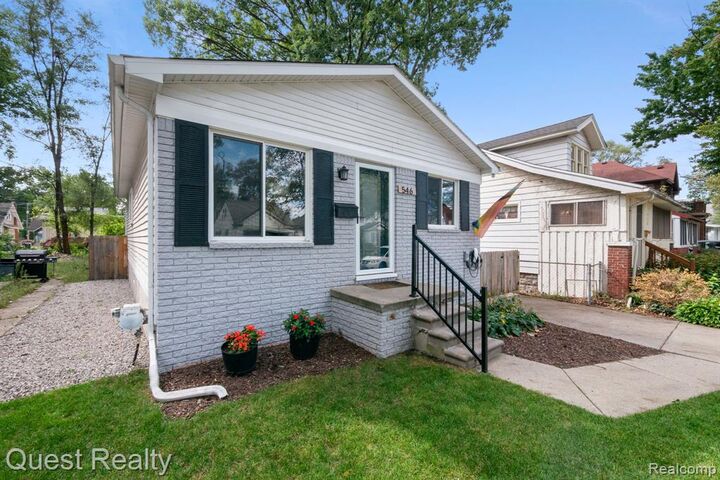 Property Photo: 546 E Drayton Street MI 48220