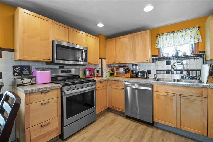 Property Photo:  56 Henrietta Street  RI 02904 