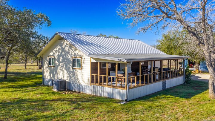 Property Photo:  594 Sleepy Meadow  TX 78140 