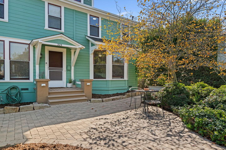 Property Photo:  223 W Arrellaga Street  CA 93101 