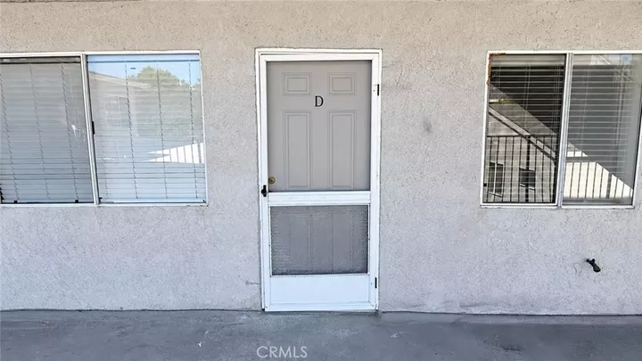 Property Photo:  262 W Valencia Avenue D  CA 91502 