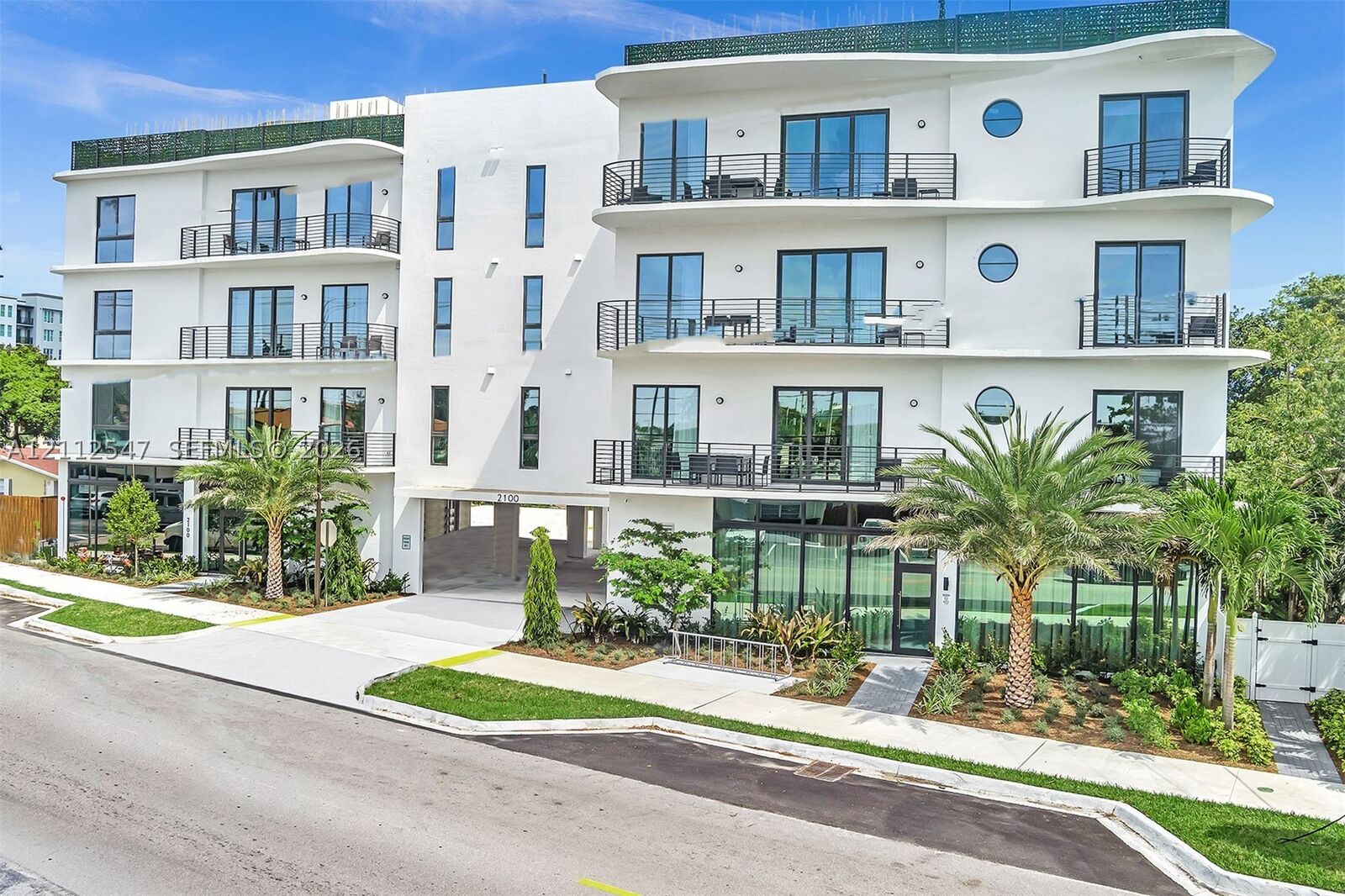 Property Photo: 2100 Miami Rd 204 FL 33316