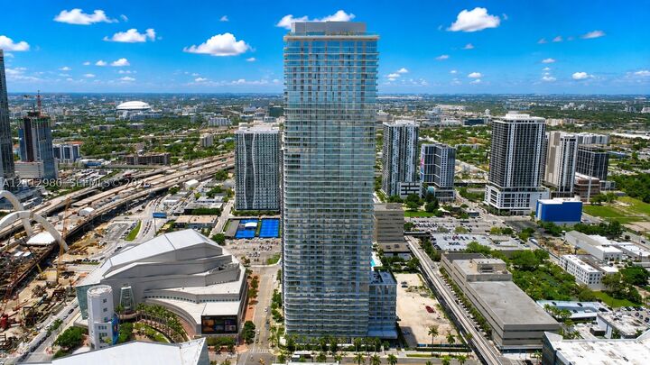Property Photo:  1400 Biscayne Blvd 3301  FL 33132 