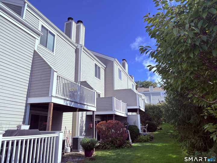 Property Photo:  71 Aiken Street M8  CT 06851 